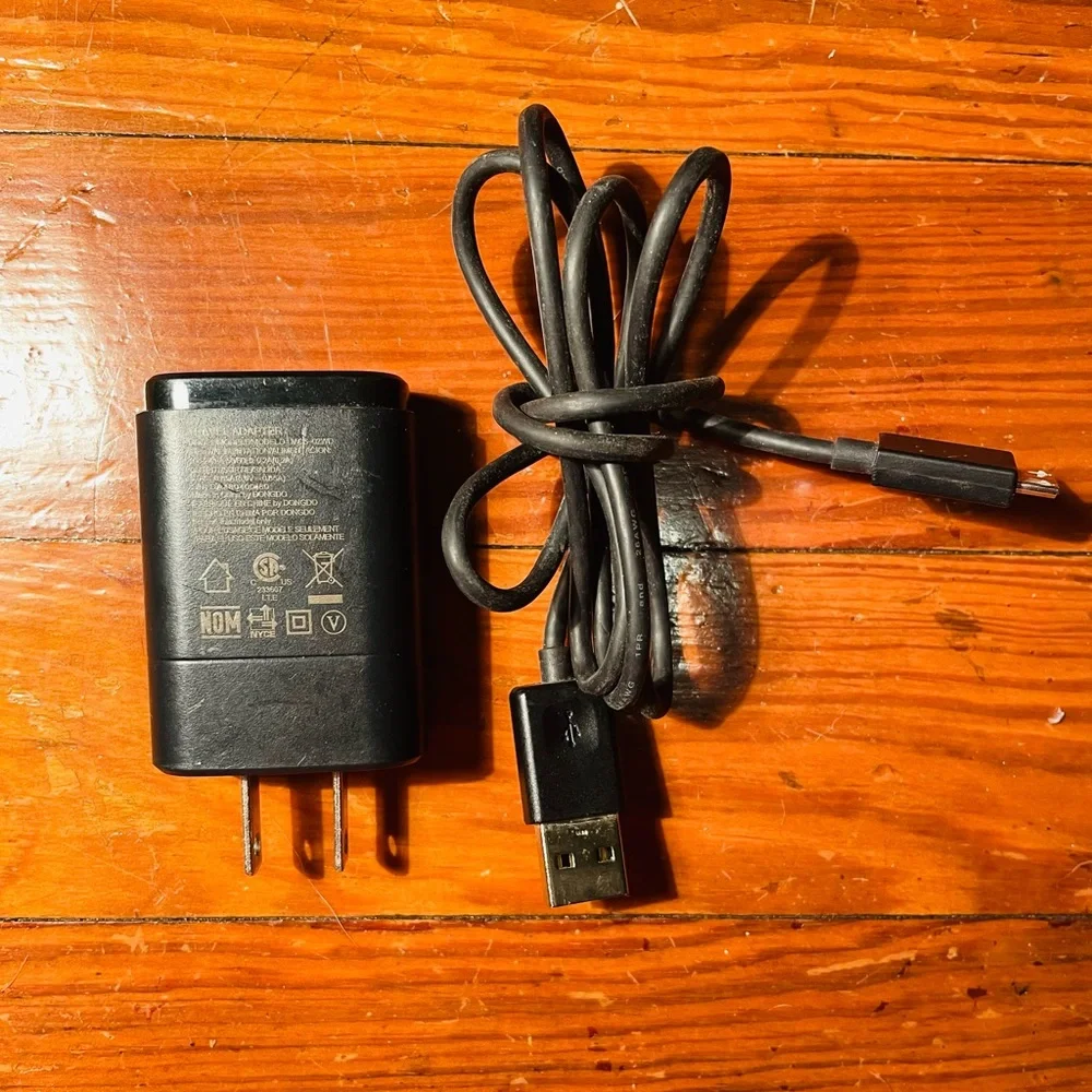 LG MCS-02WD USB Travel AC Power Adapter